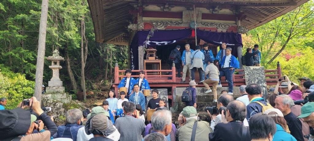 塚越の花祭り