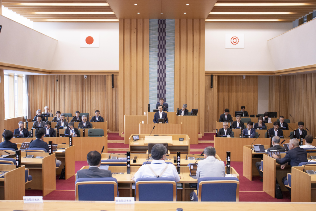 市議会閉会
